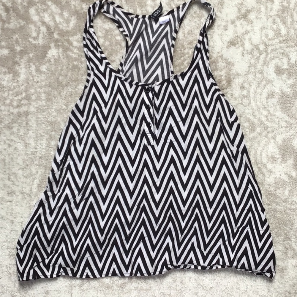 H&M Black and White Chevron Top